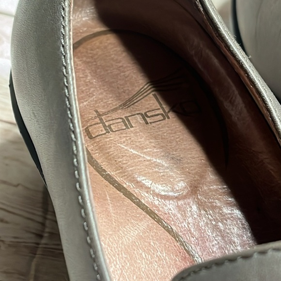 Dansko Clogs Gray With Navy Floral Trim - Picture 8 of 9